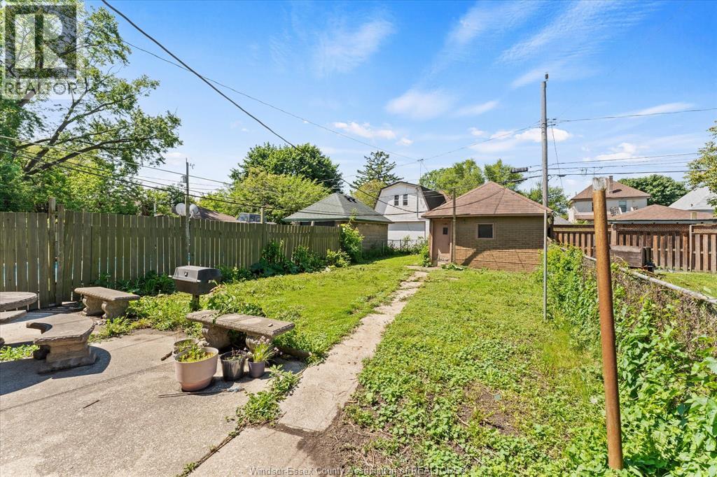 855 HALL AVENUE - 26