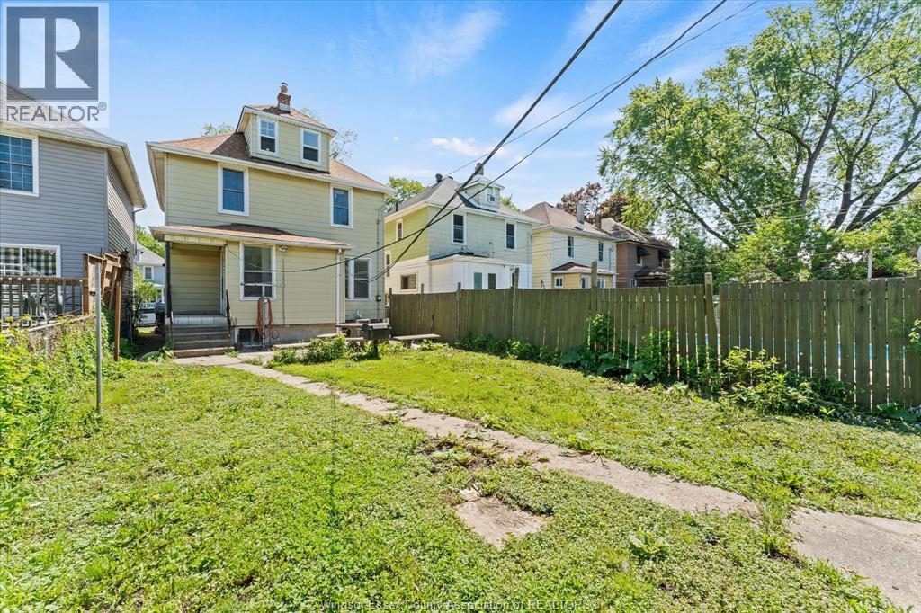 855 HALL AVENUE - 27