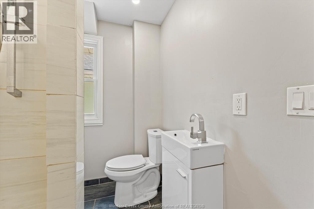 855 HALL AVENUE - 21