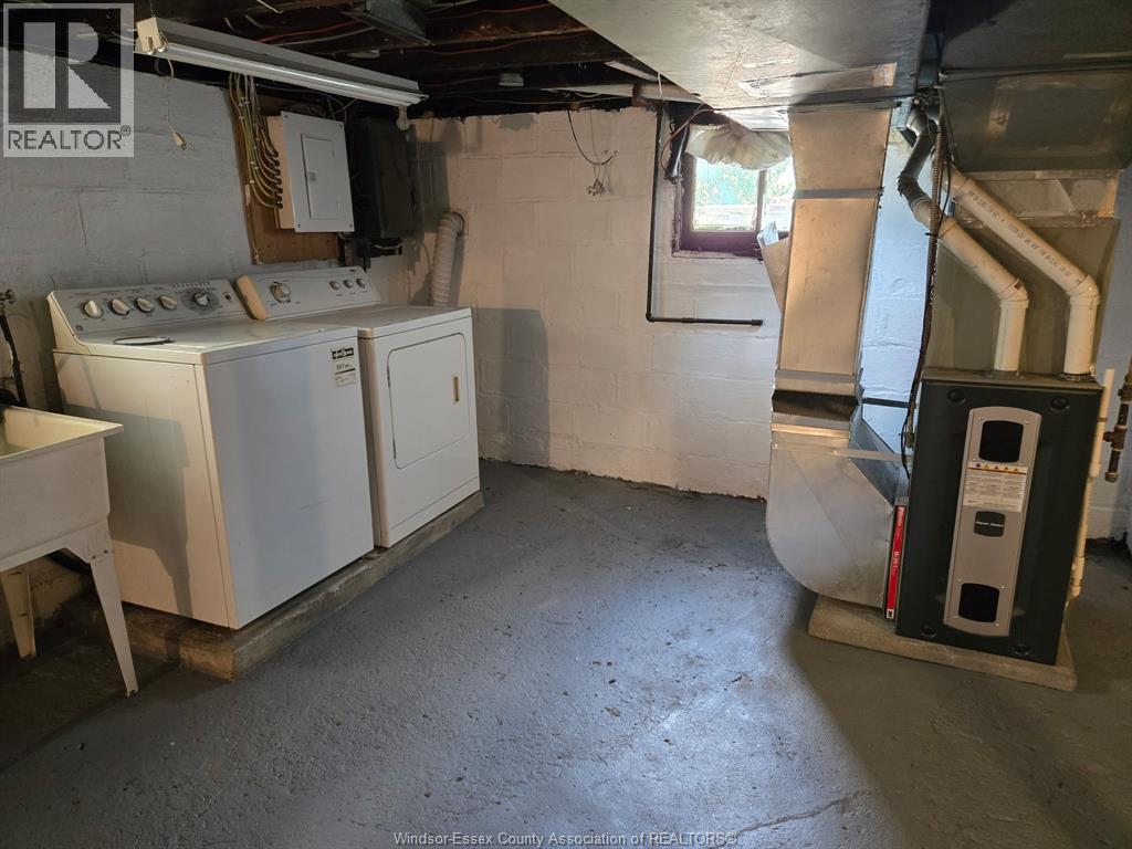 855 HALL AVENUE - 31