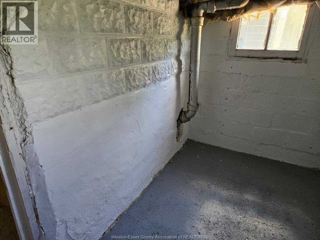 855 HALL AVENUE - 33