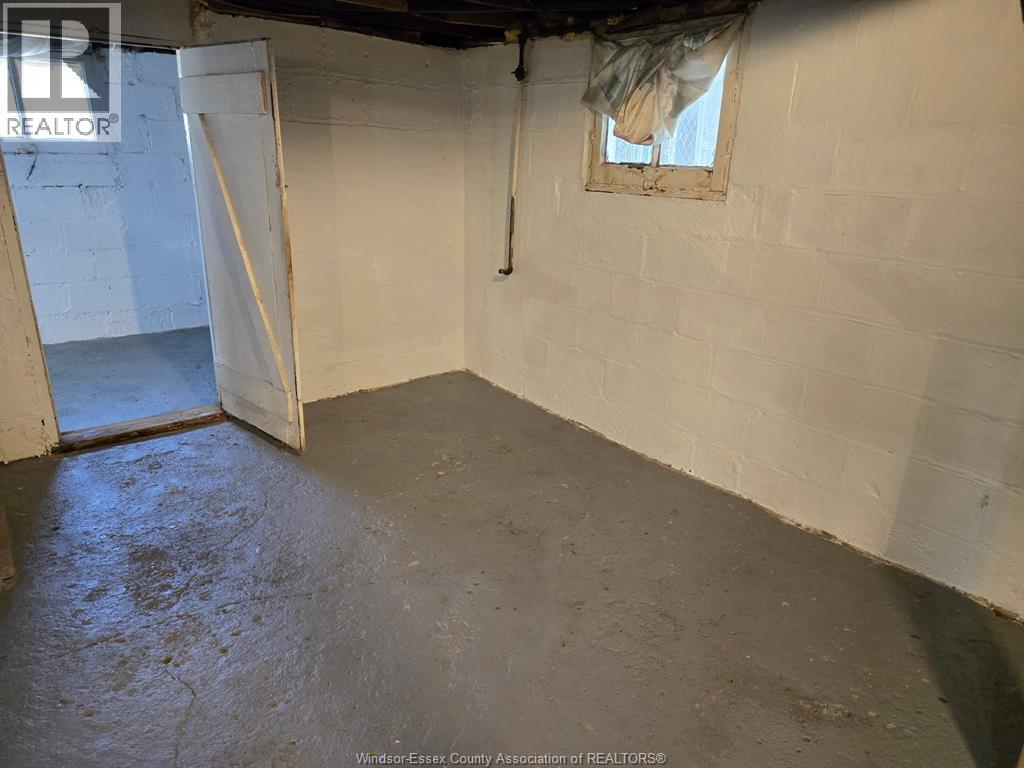 855 HALL AVENUE - 32