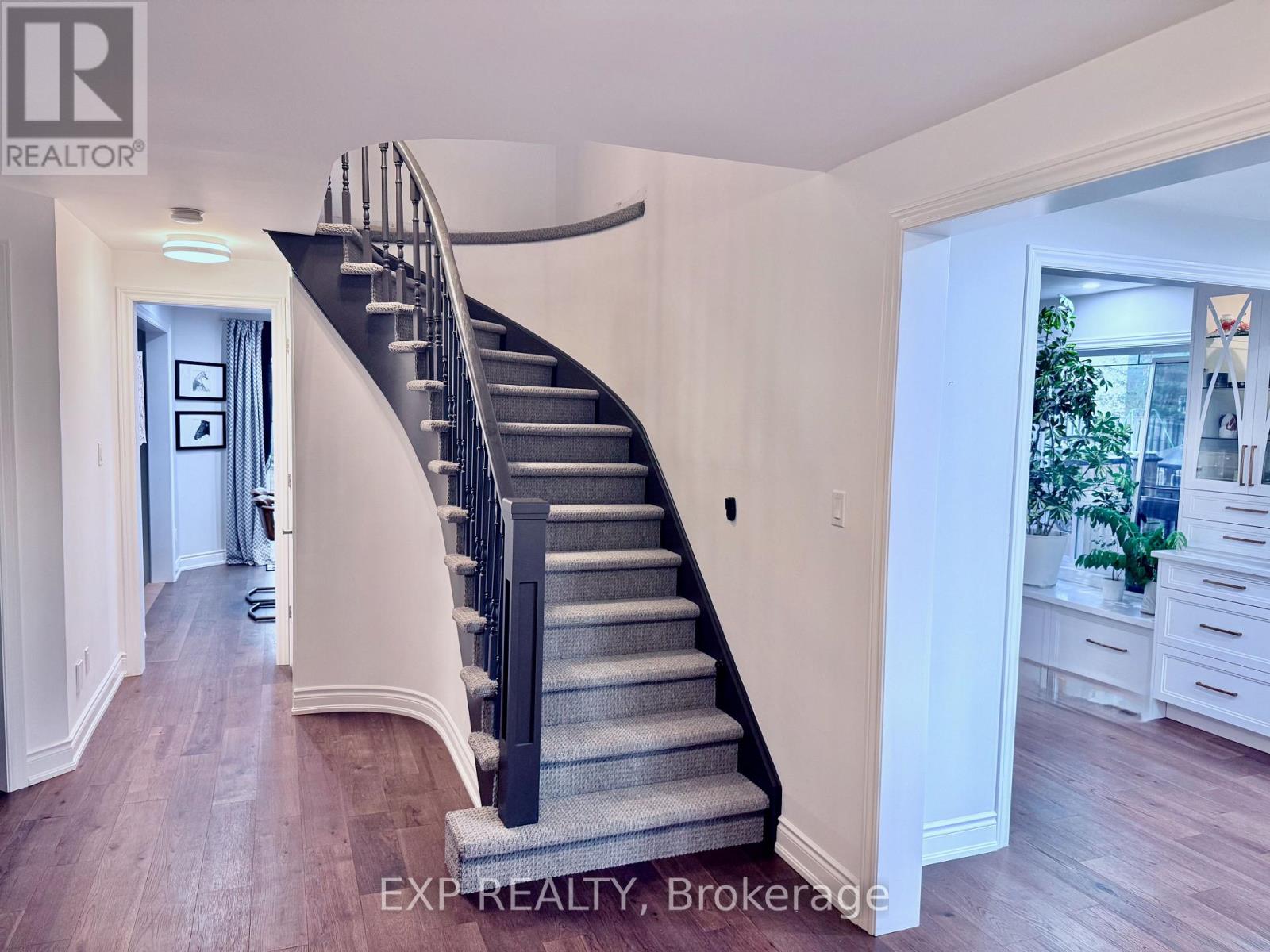 93 TAYLOR DRIVE - 16