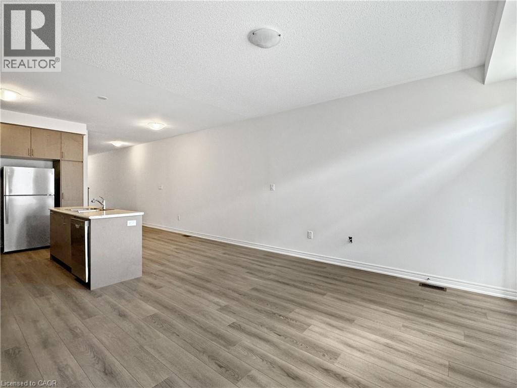82 GLEDHILL Crescent - 11