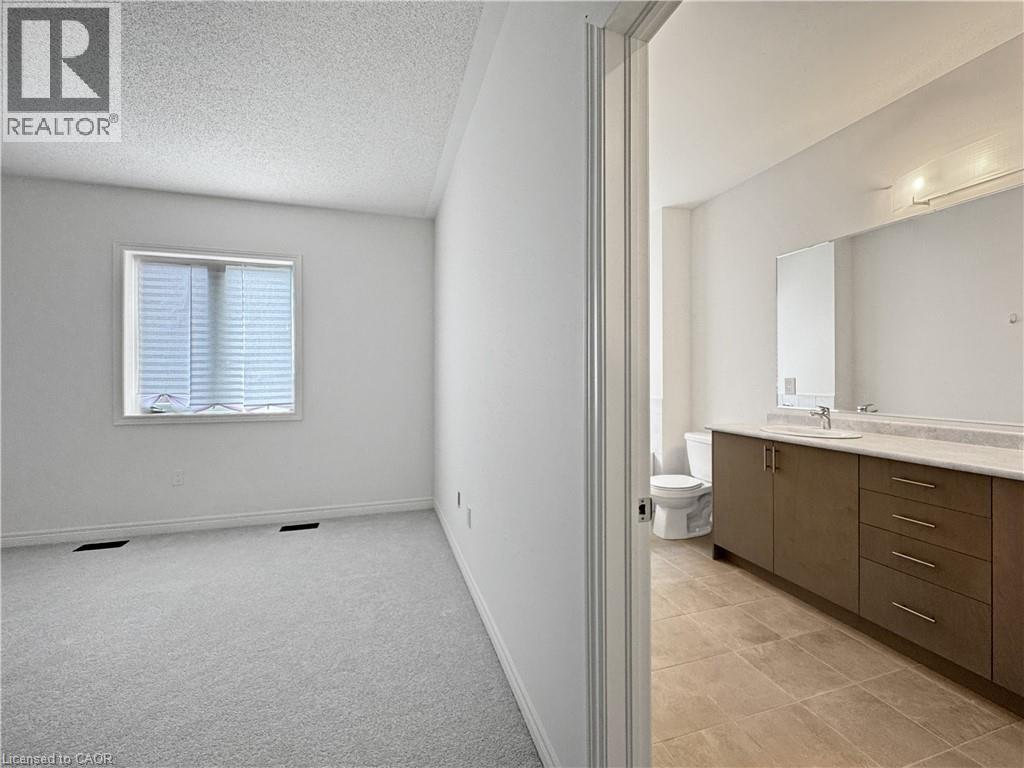 82 GLEDHILL Crescent - 30