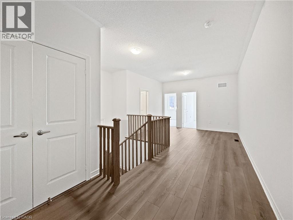 82 GLEDHILL Crescent - 33