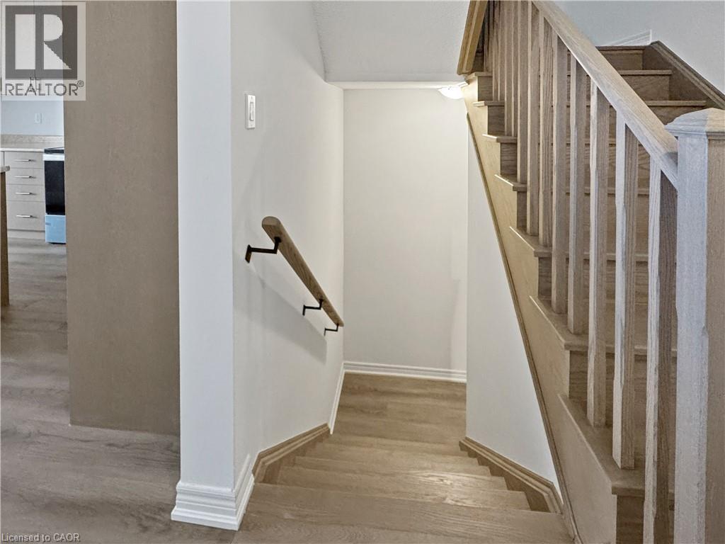 82 GLEDHILL Crescent - 40