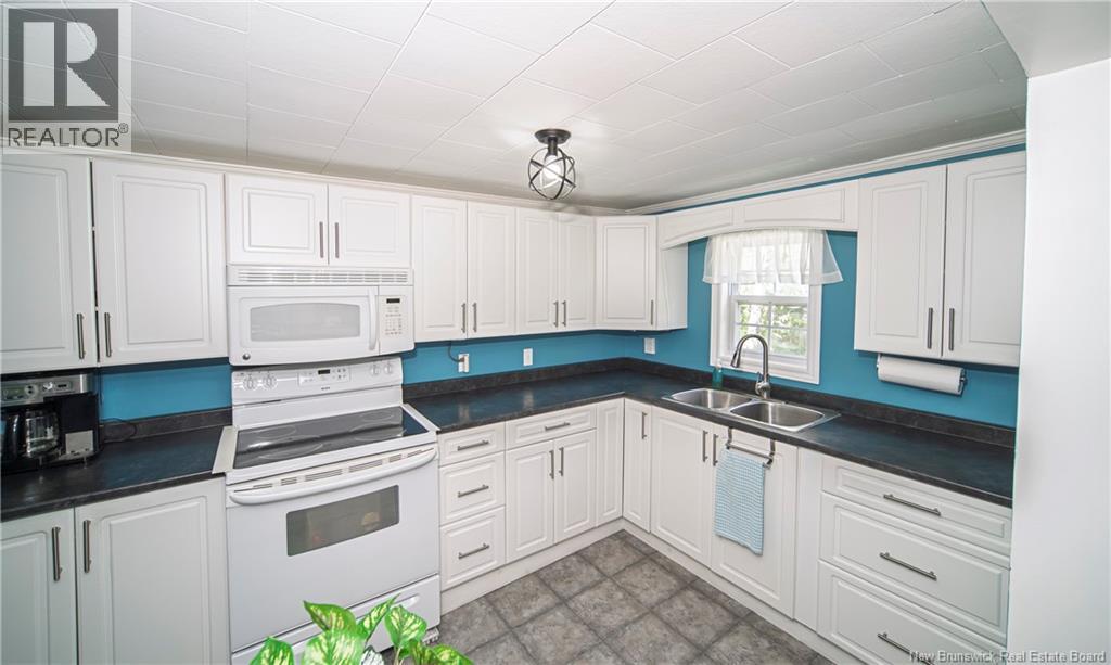 18 Hazelton Road - 7