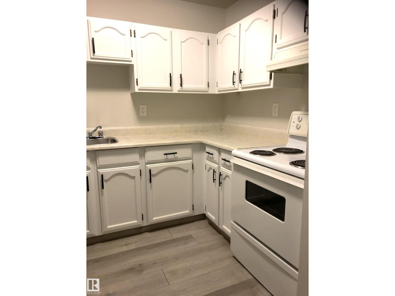 #706 10145 109 ST NW - 7