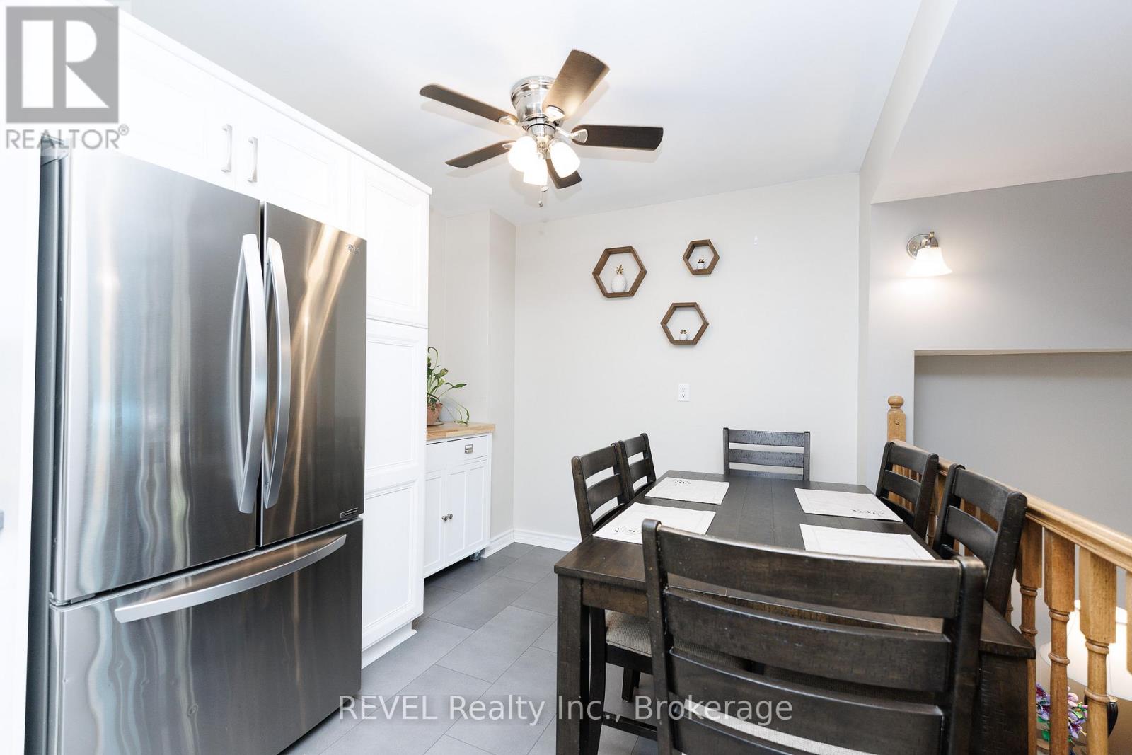 #104 5 WOODLAWN COURT - 16
