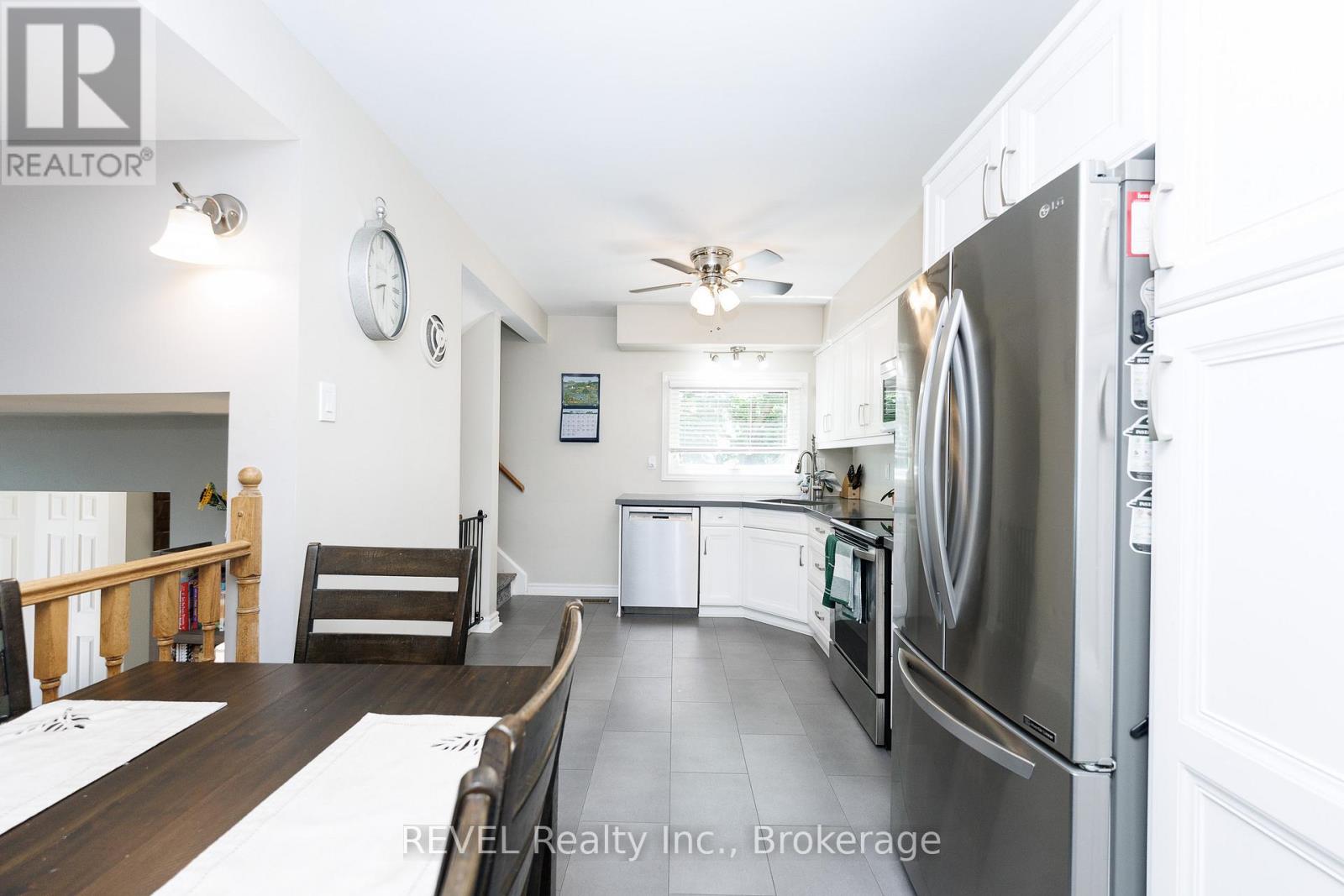 #104 5 WOODLAWN COURT - 17