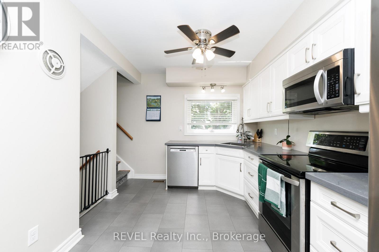 #104 5 WOODLAWN COURT - 18