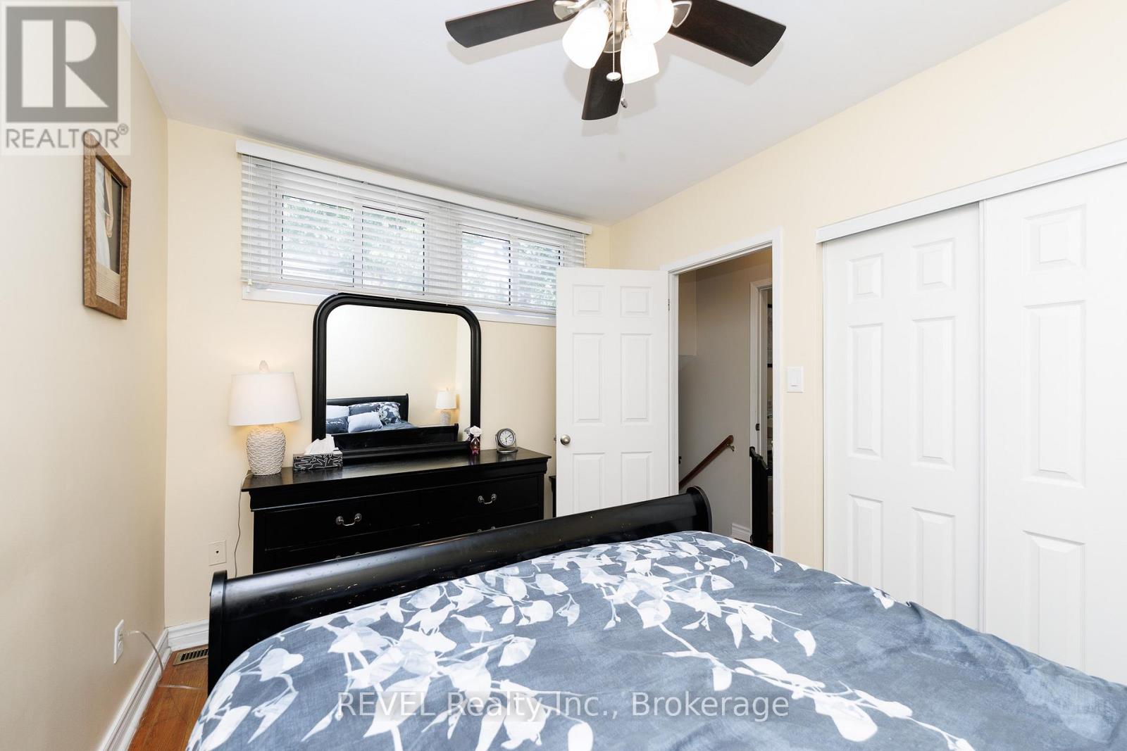 #104 5 WOODLAWN COURT - 25