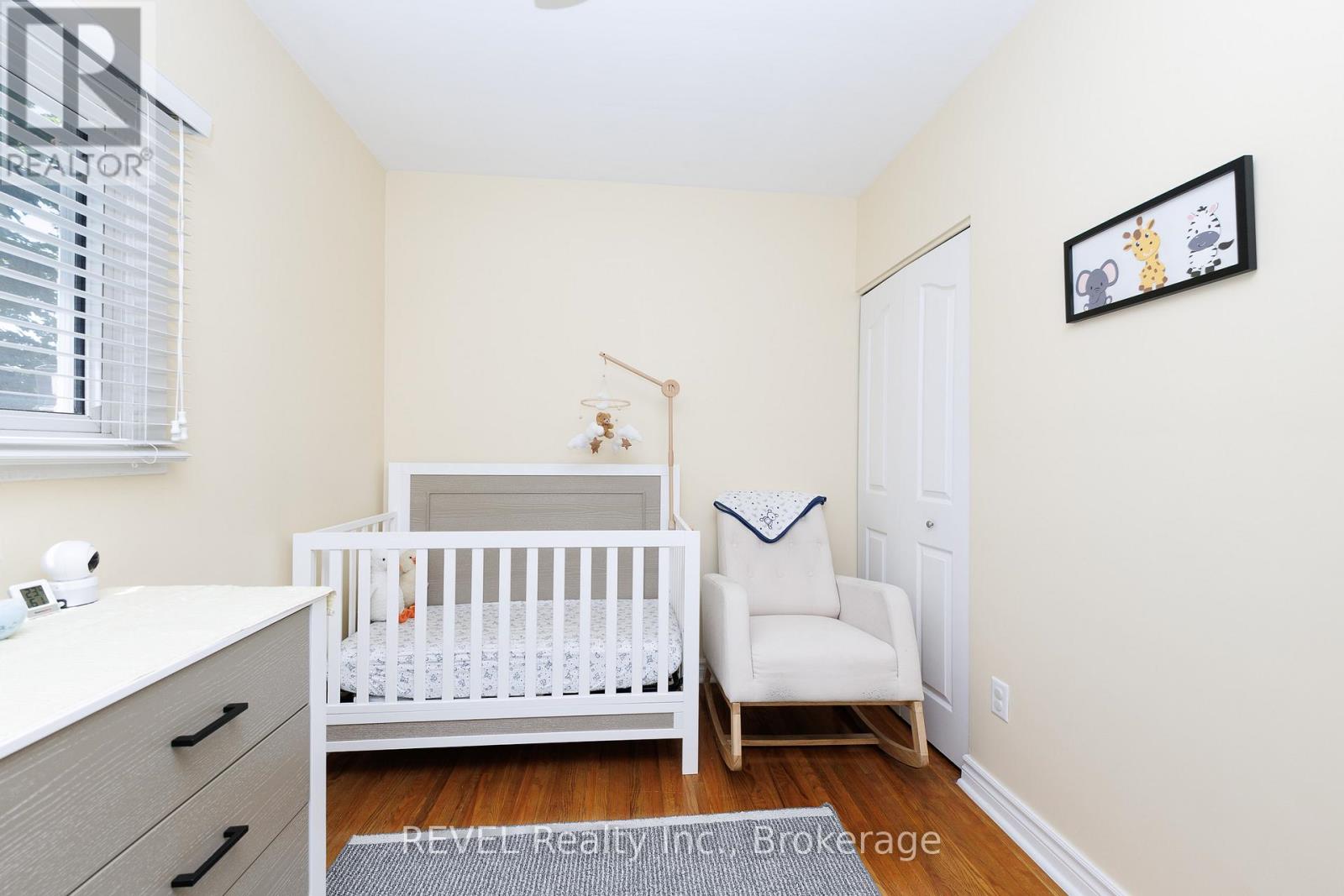 #104 5 WOODLAWN COURT - 27