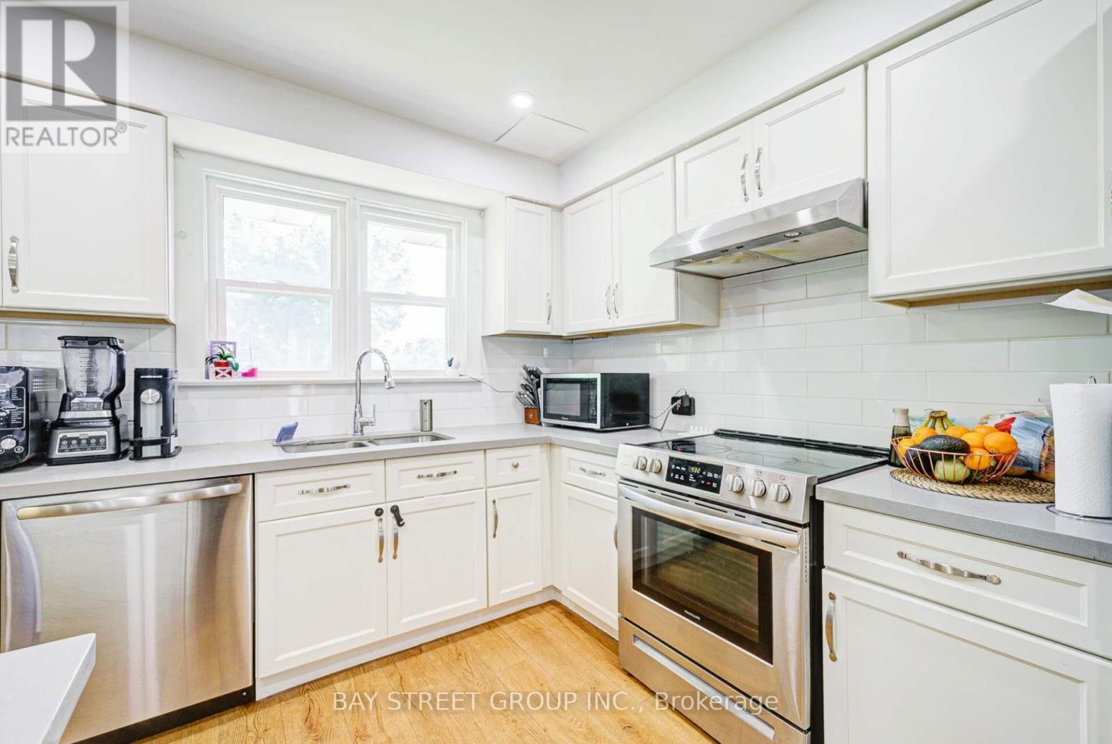 125 CONNAUGHT AVENUE - 12