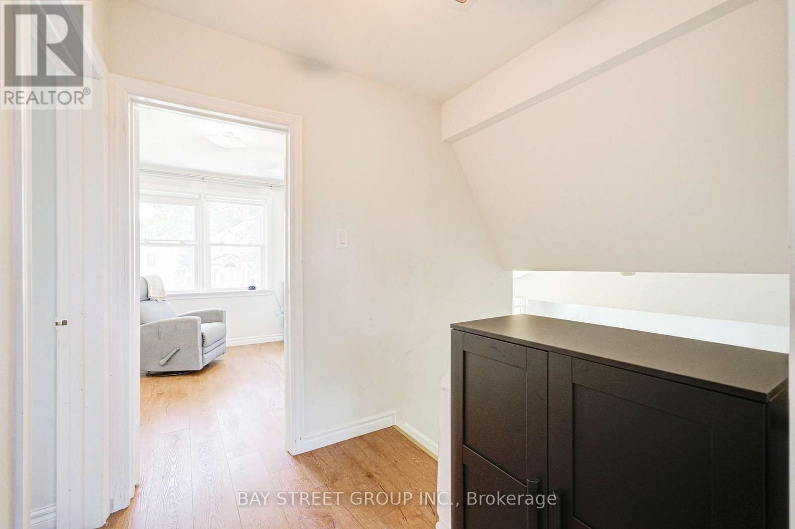 125 CONNAUGHT AVENUE - 18