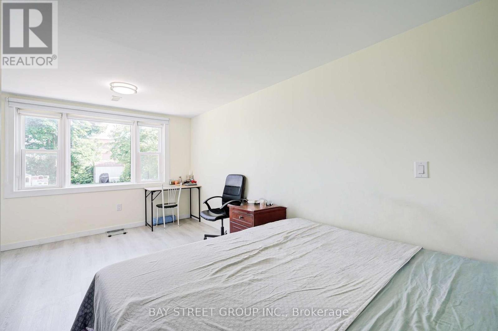 125 CONNAUGHT AVENUE - 25
