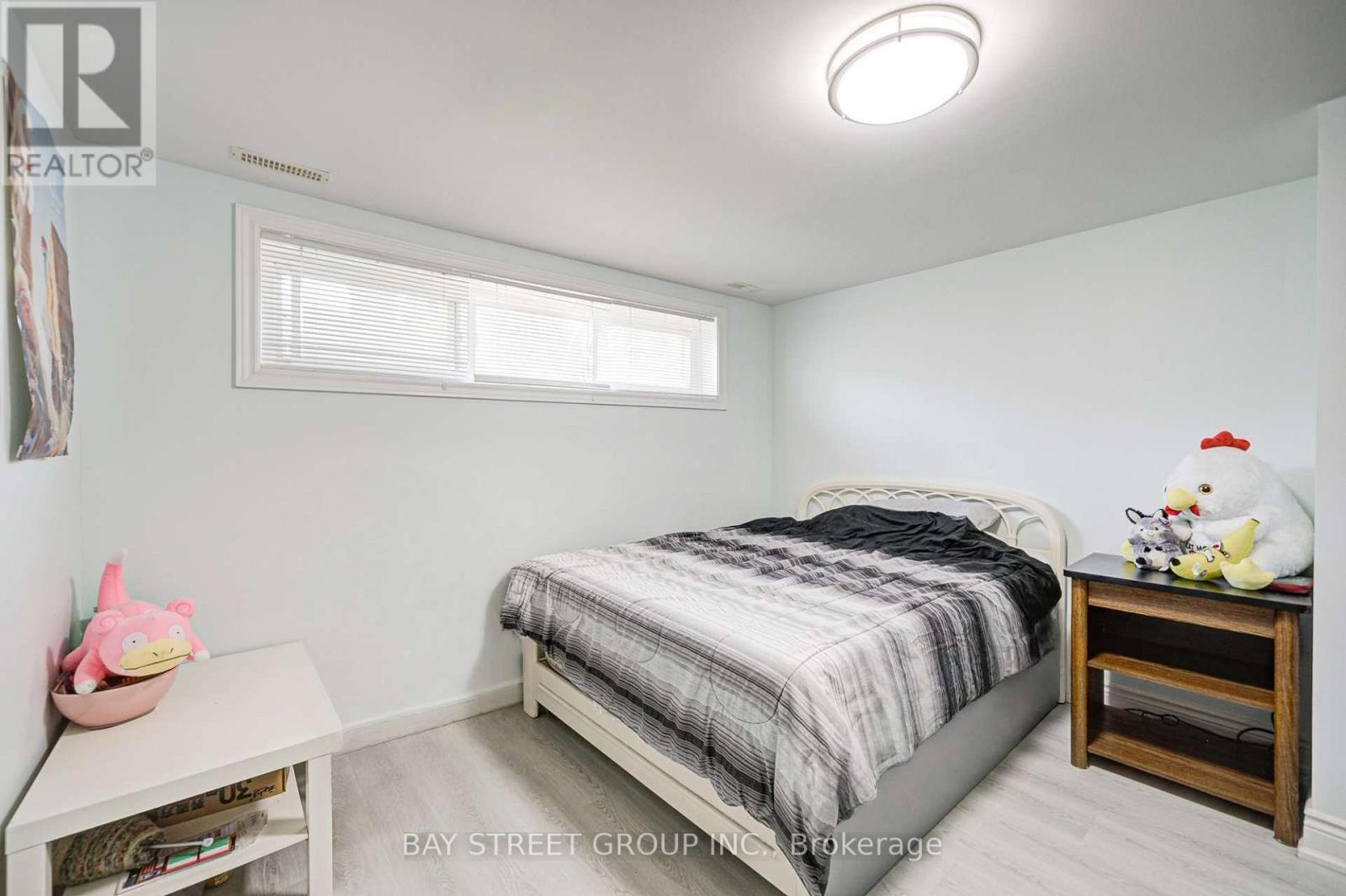 125 CONNAUGHT AVENUE - 27