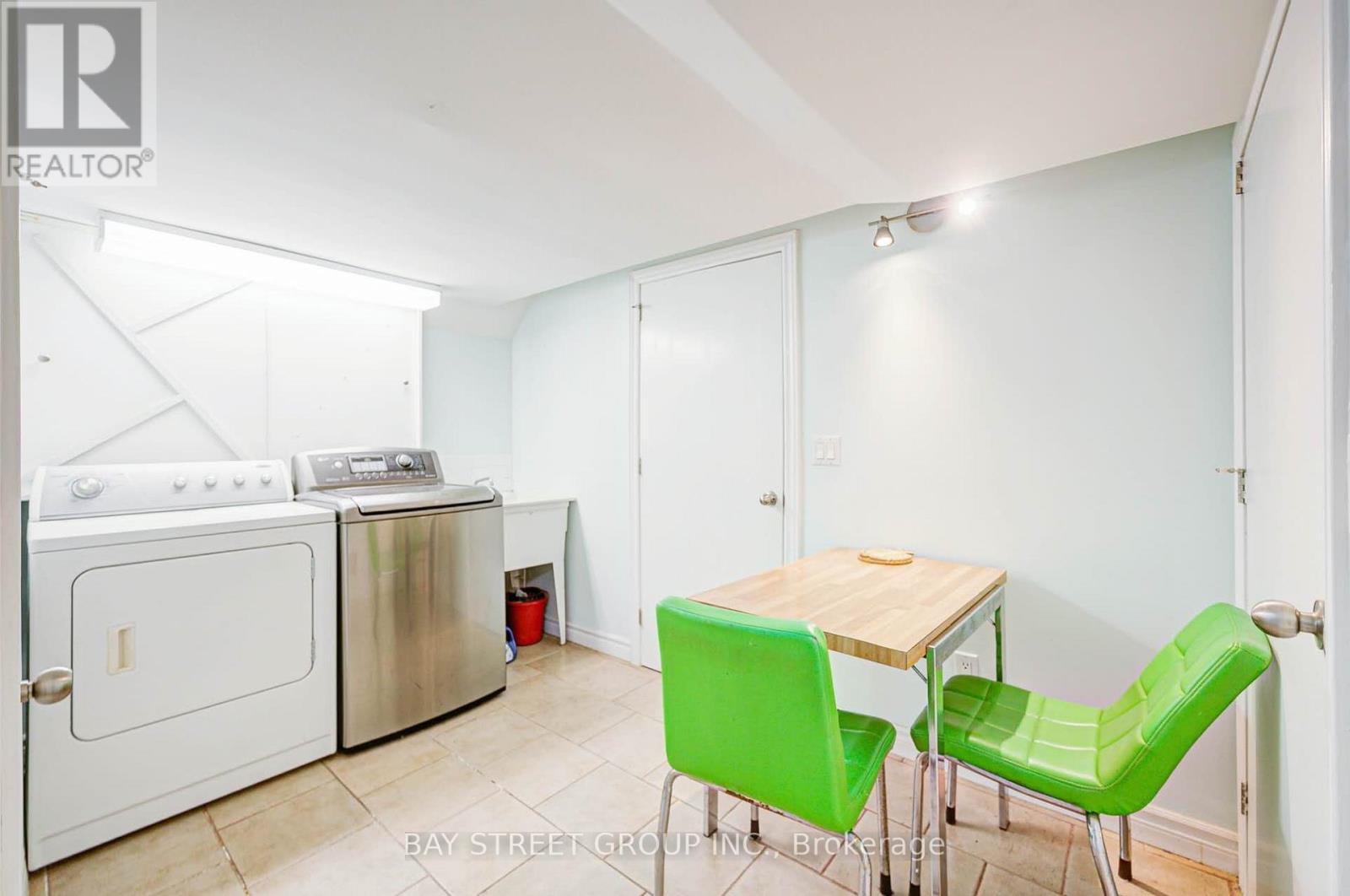 125 CONNAUGHT AVENUE - 31