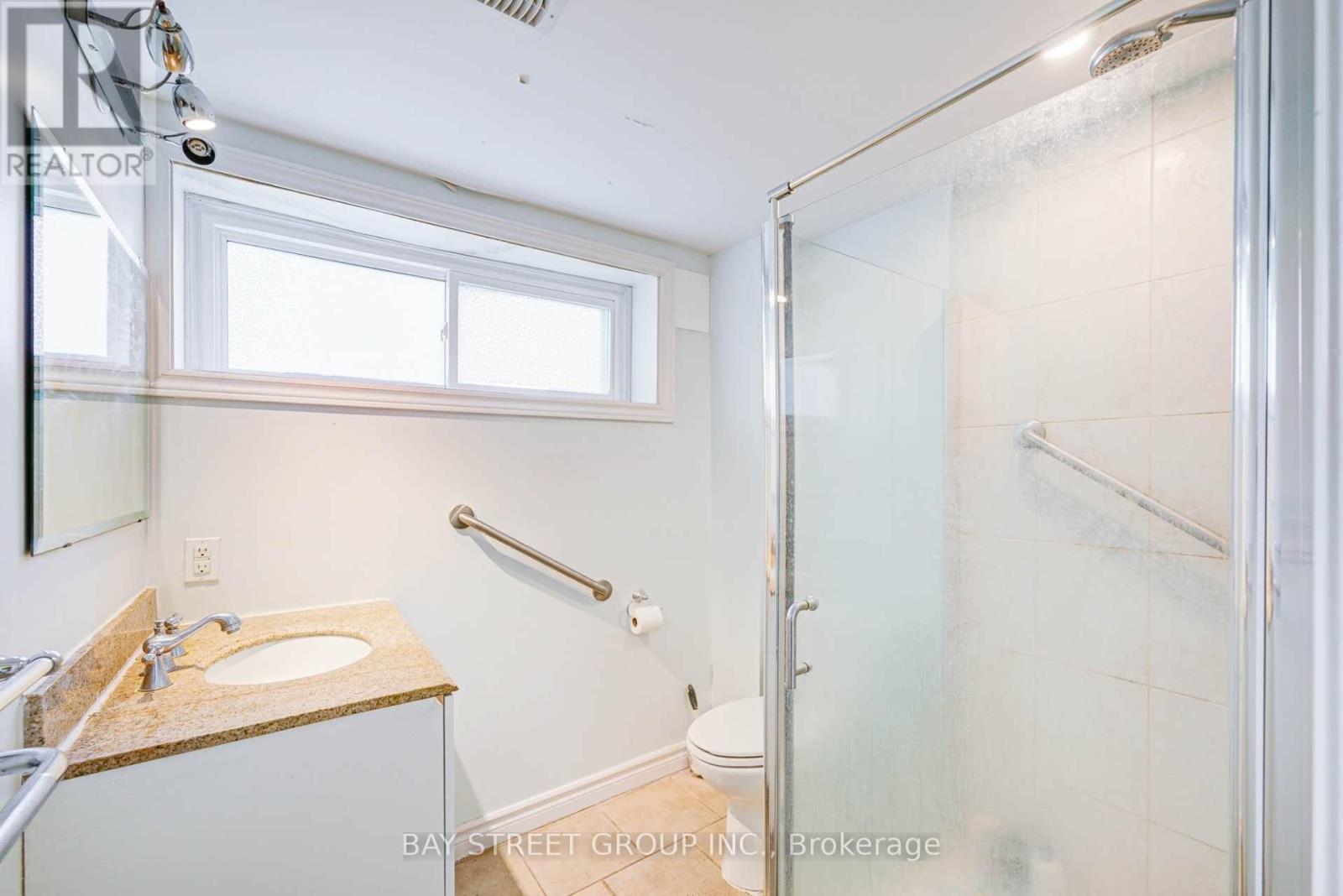 125 CONNAUGHT AVENUE - 33