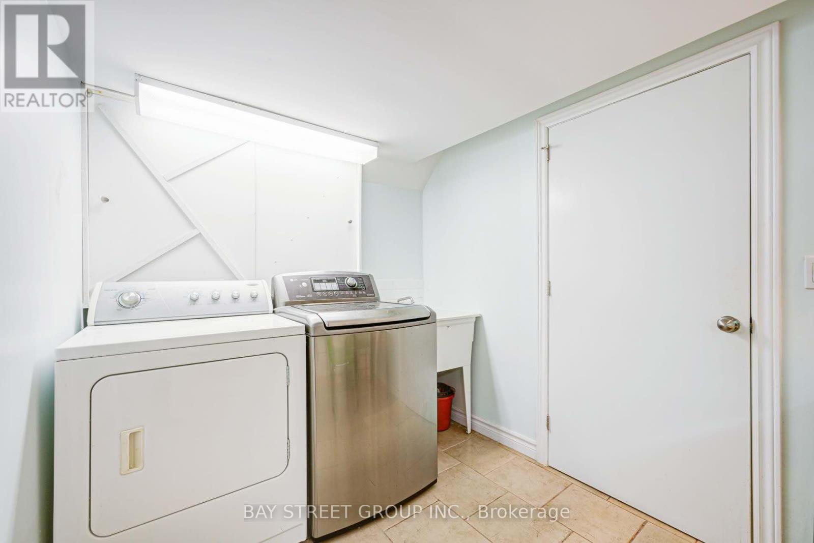 125 CONNAUGHT AVENUE - 35