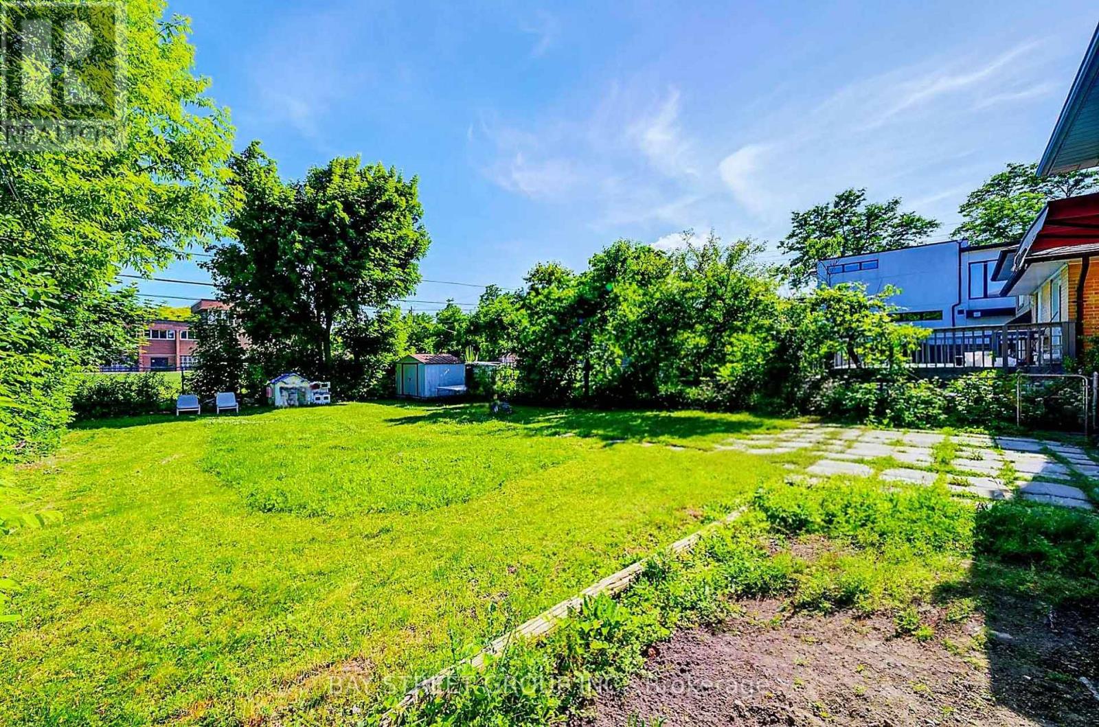 125 CONNAUGHT AVENUE - 38