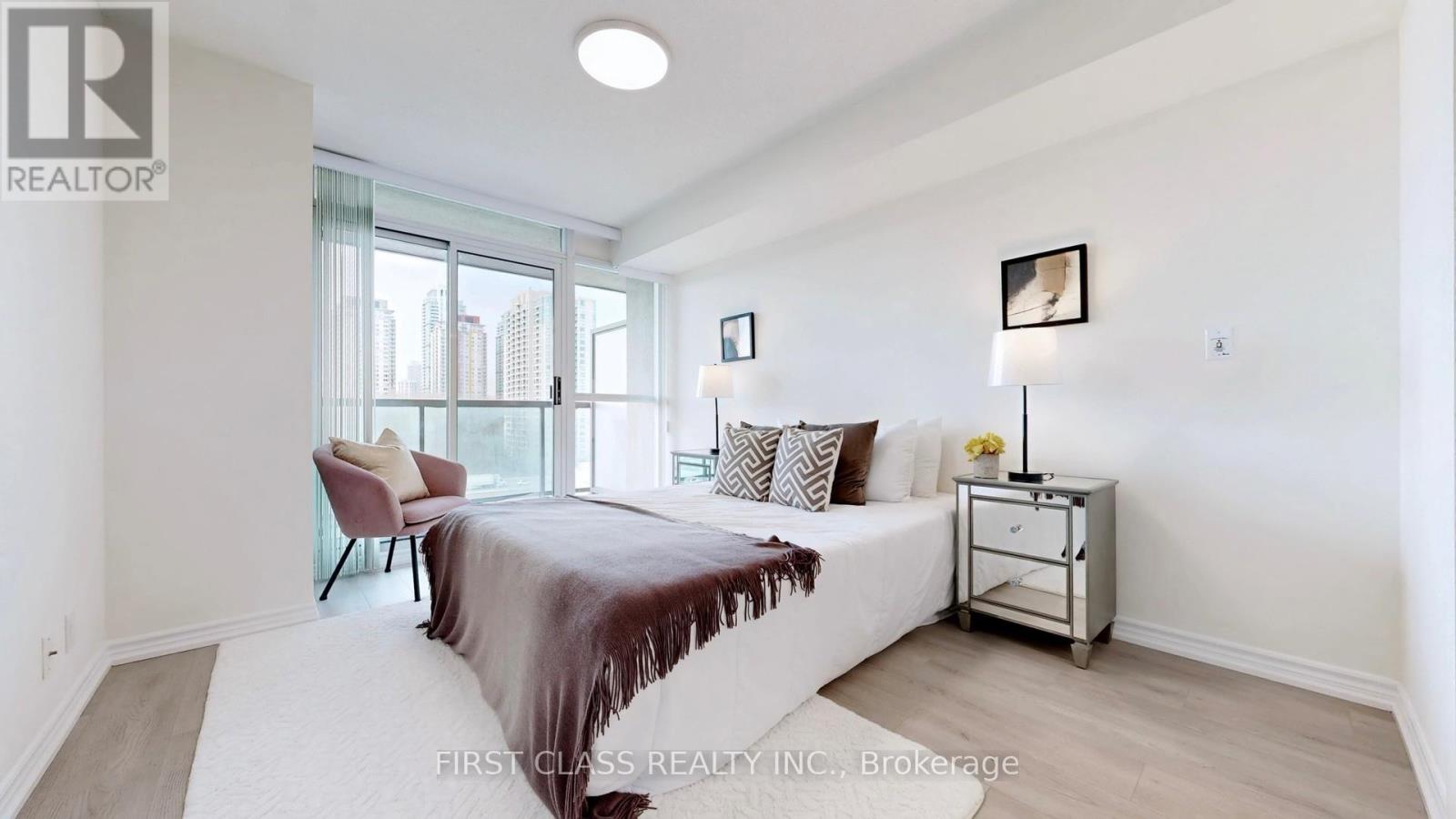 #1112 68 GRANGEWAY AVENUE - 15