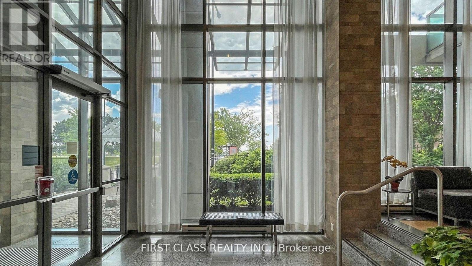 #1112 68 GRANGEWAY AVENUE - 4