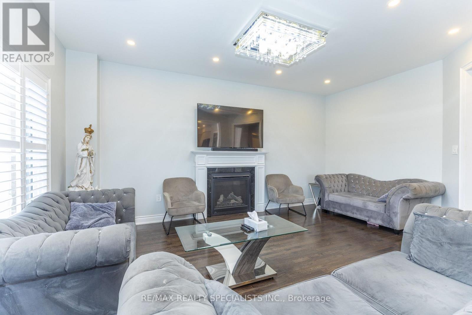 8 W. DYKIE COURT - 12