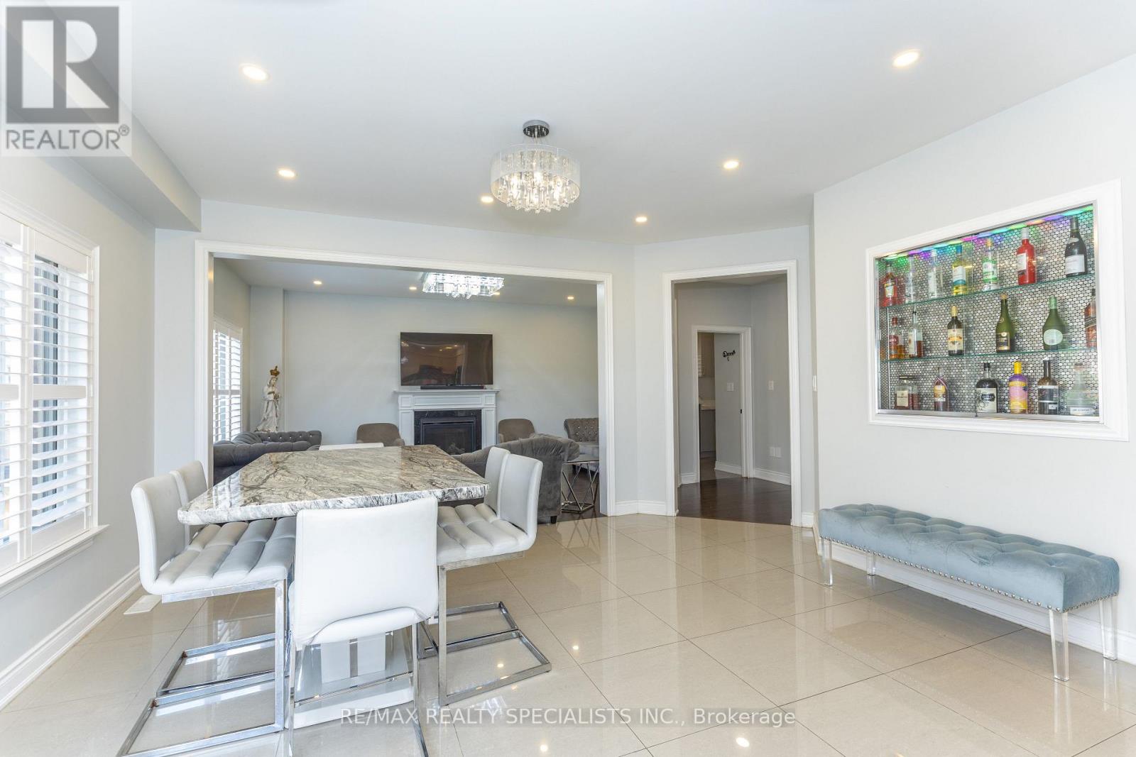 8 W. DYKIE COURT - 15