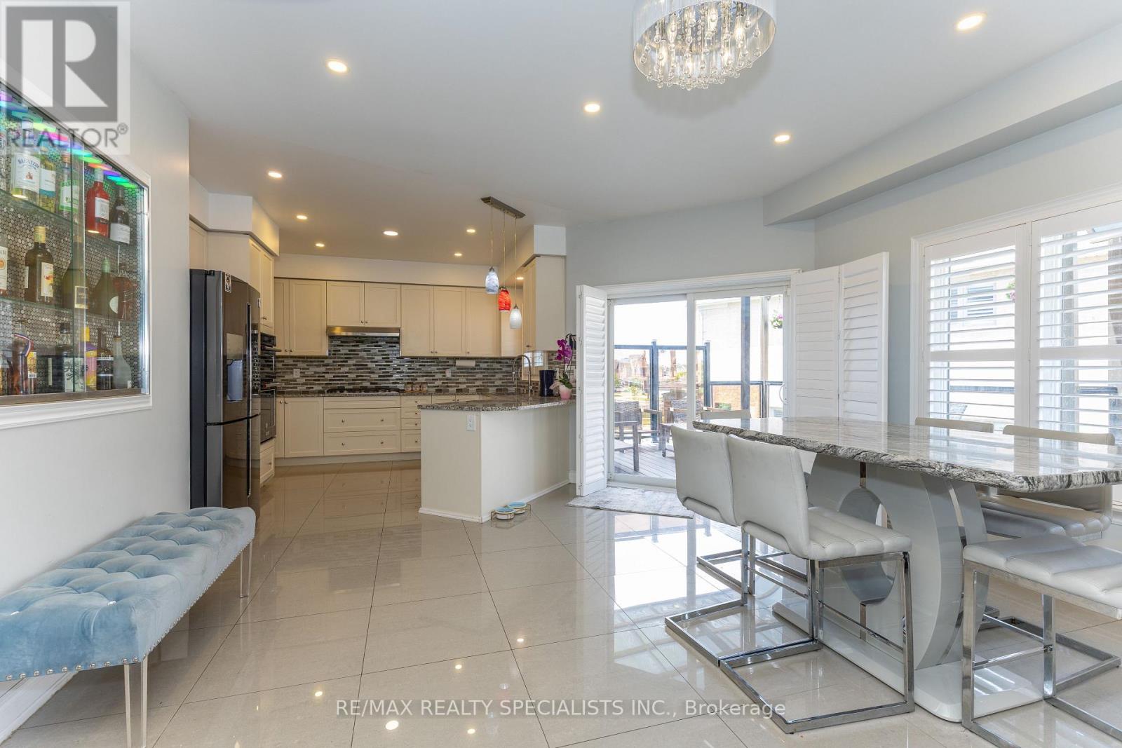 8 W. DYKIE COURT - 16