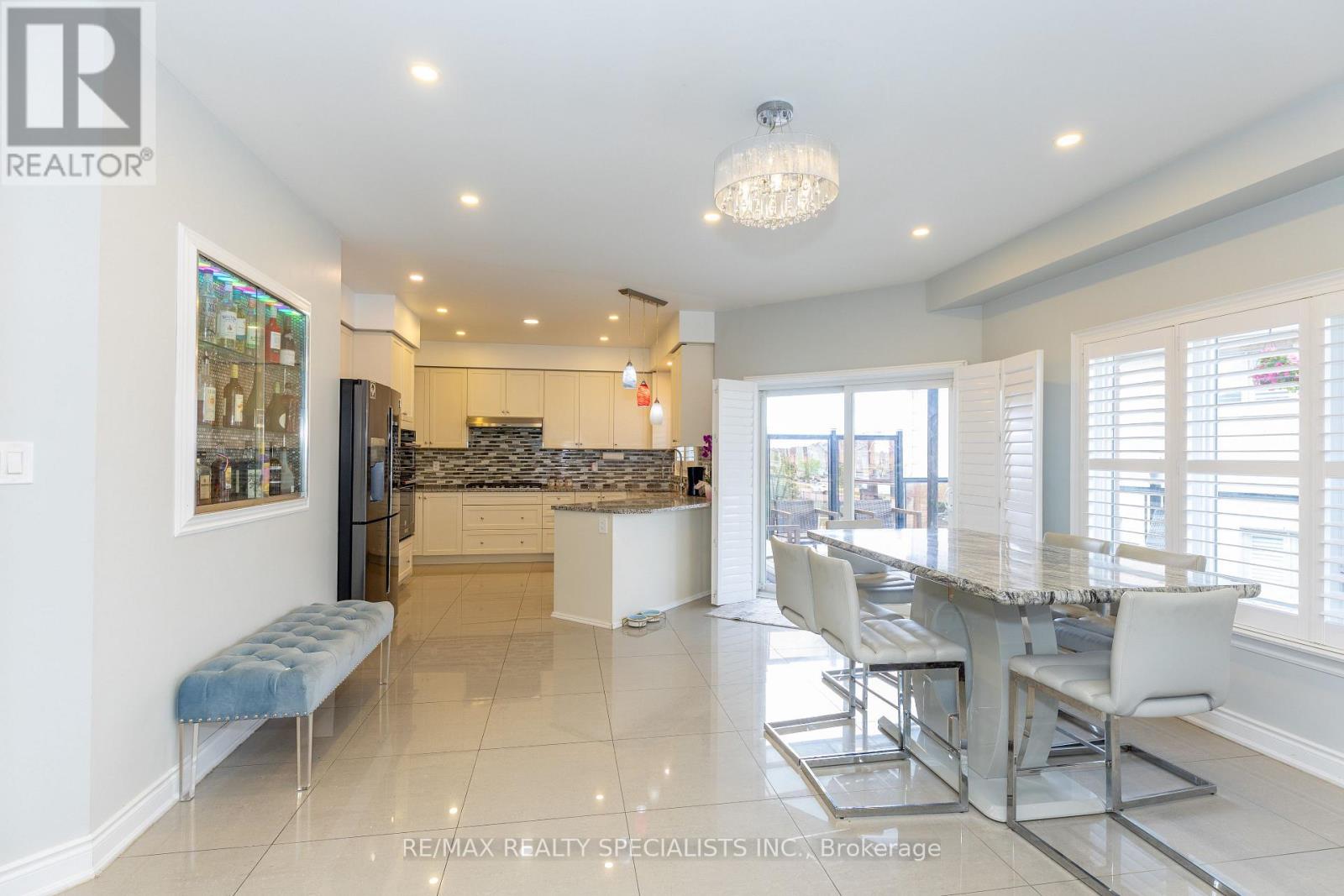 8 W. DYKIE COURT - 17