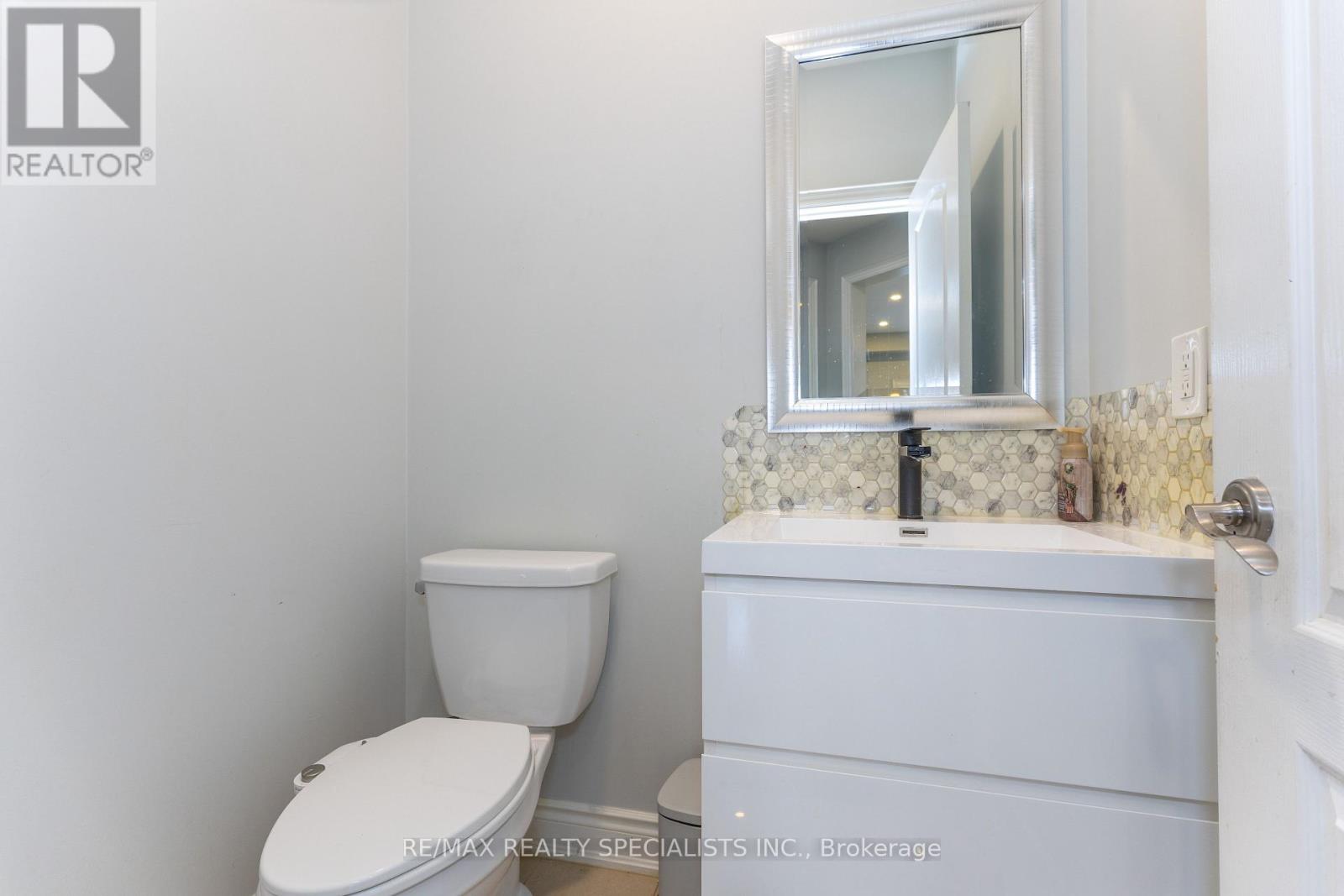 8 W. DYKIE COURT - 22