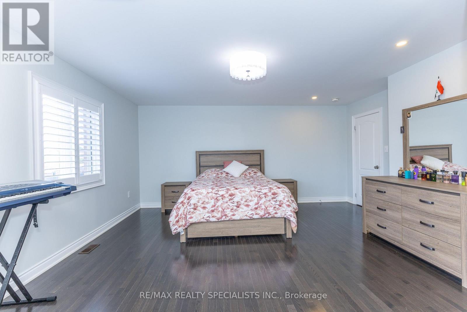 8 W. DYKIE COURT - 24
