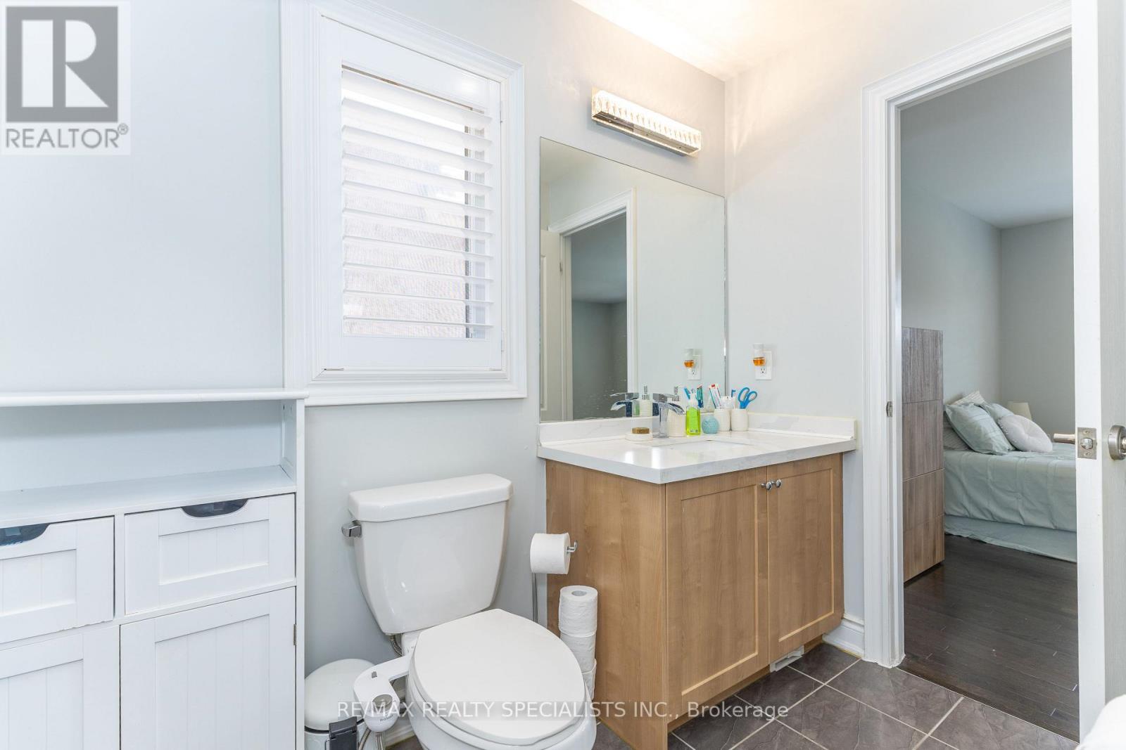 8 W. DYKIE COURT - 31