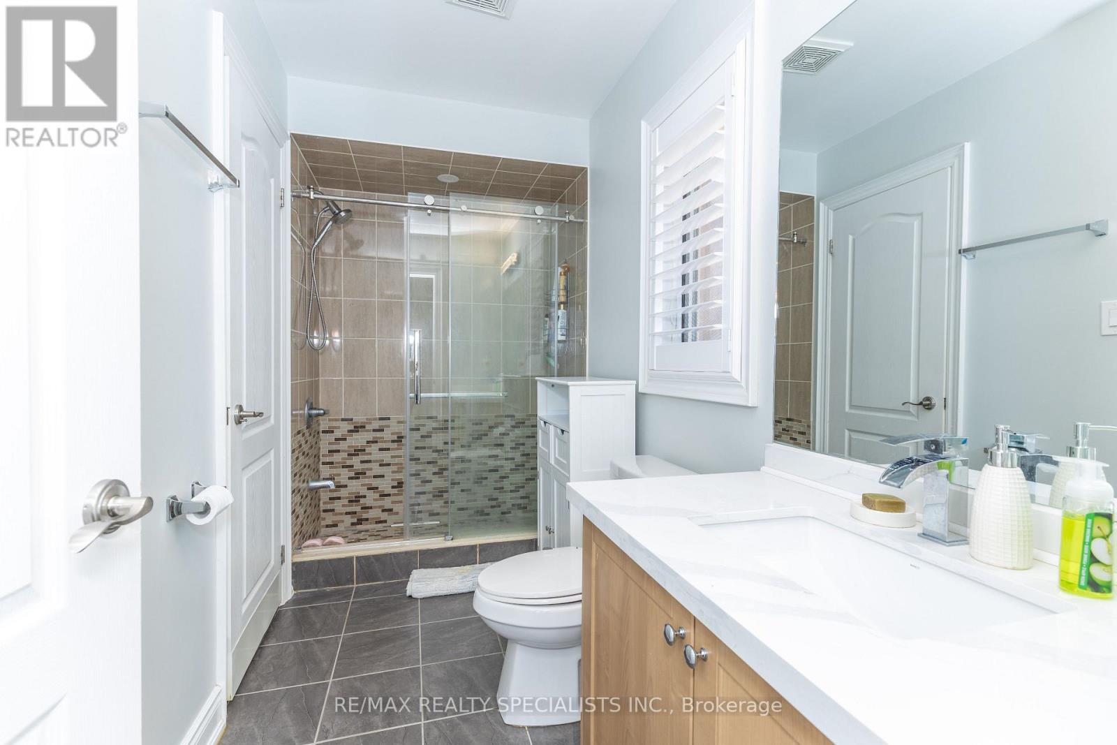 8 W. DYKIE COURT - 32