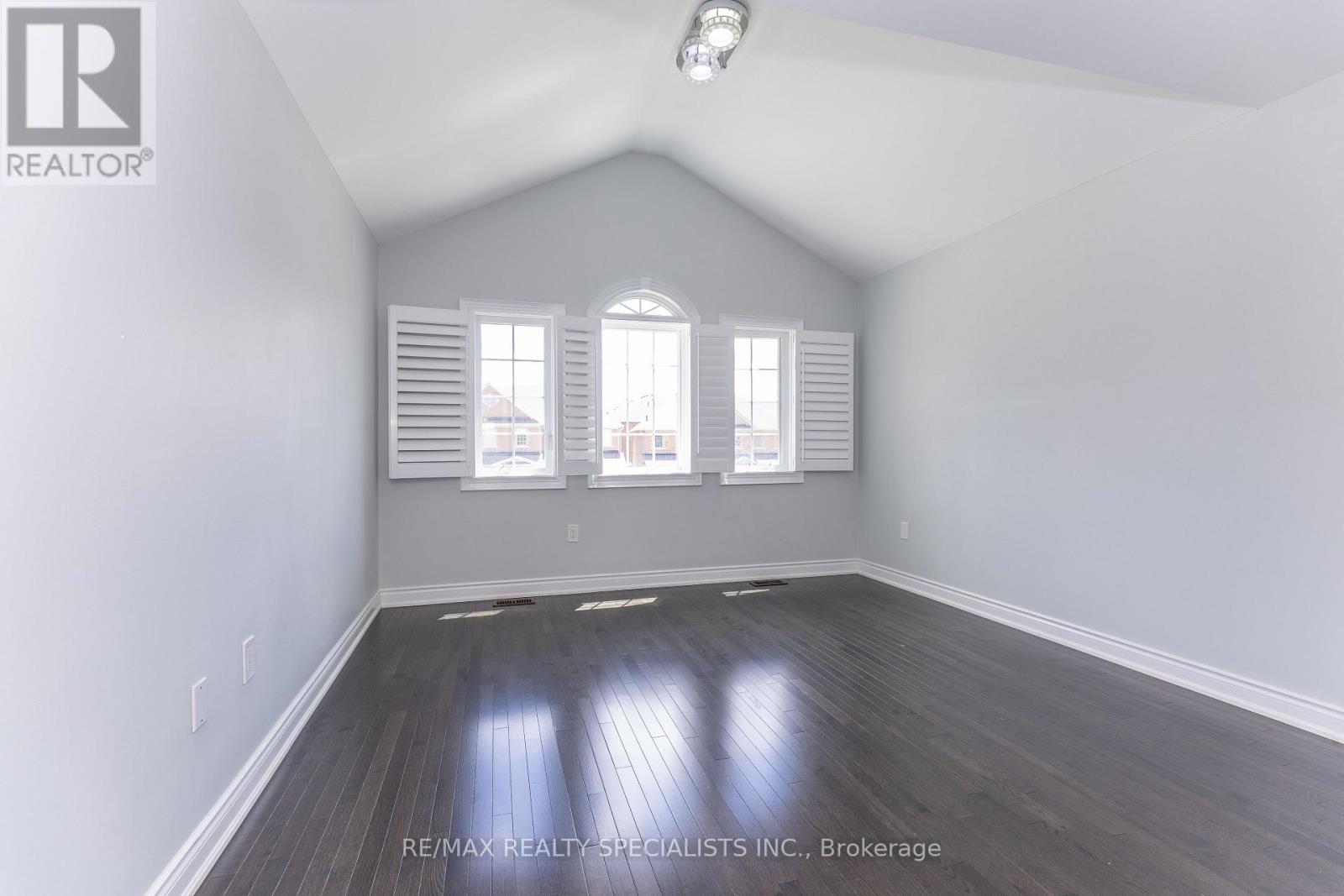 8 W. DYKIE COURT - 35