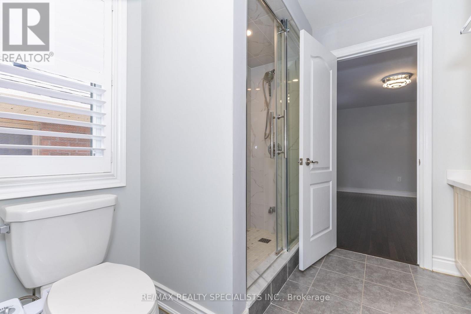8 W. DYKIE COURT - 37