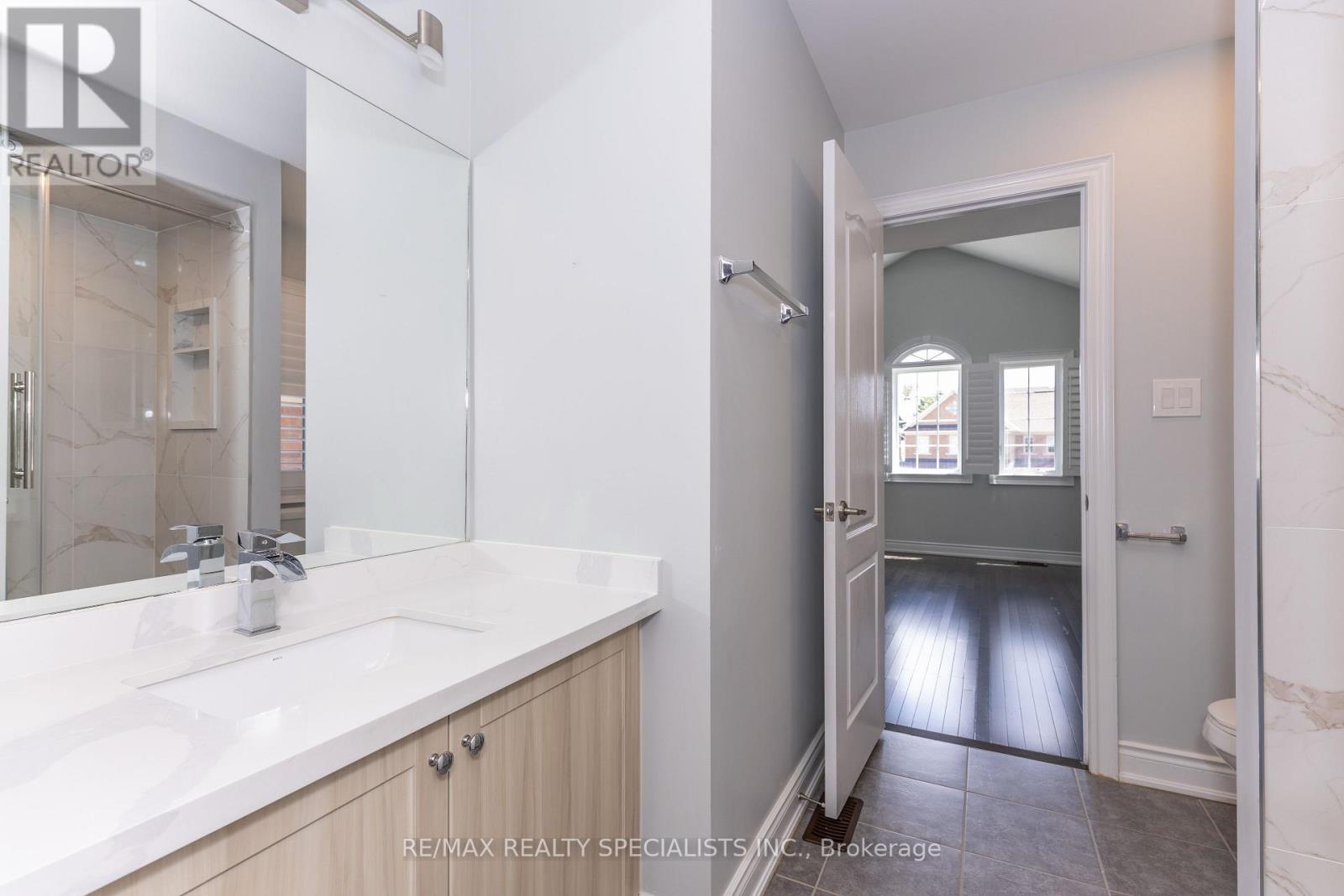 8 W. DYKIE COURT - 38