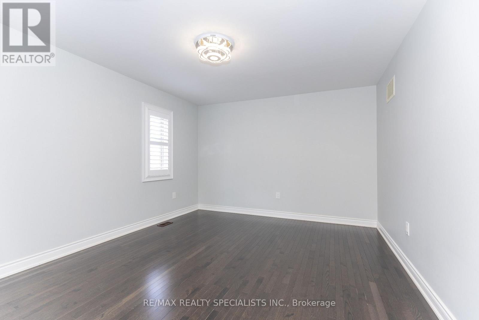 8 W. DYKIE COURT - 39