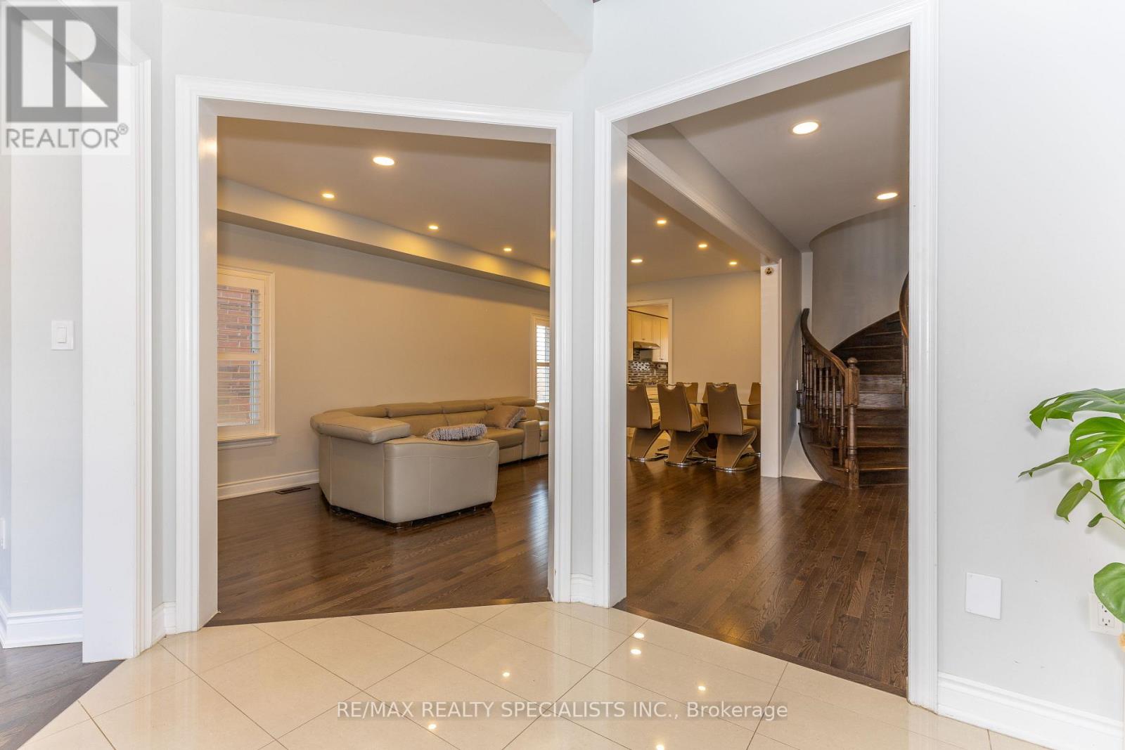 8 W. DYKIE COURT - 4