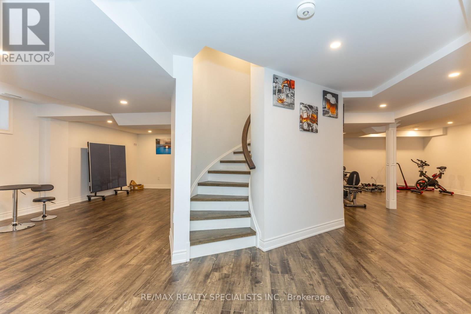 8 W. DYKIE COURT - 41