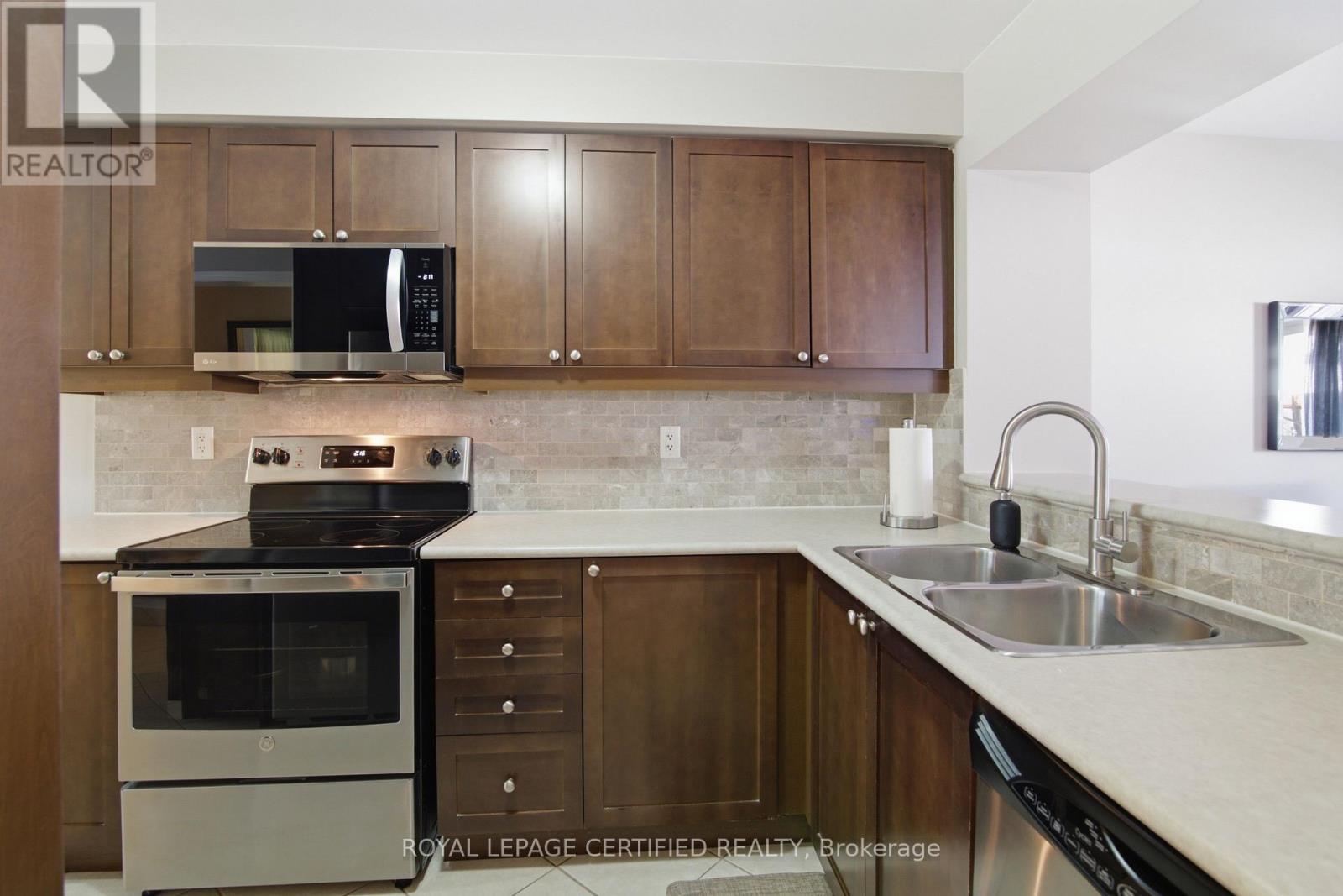 39 VAN FLEET TERRACE - 9