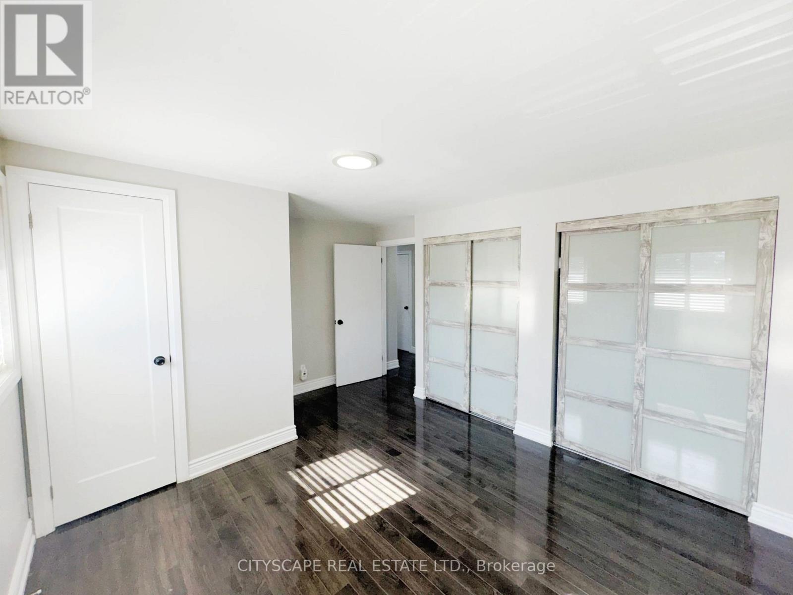 345 SILVERSTONE DRIVE - 20