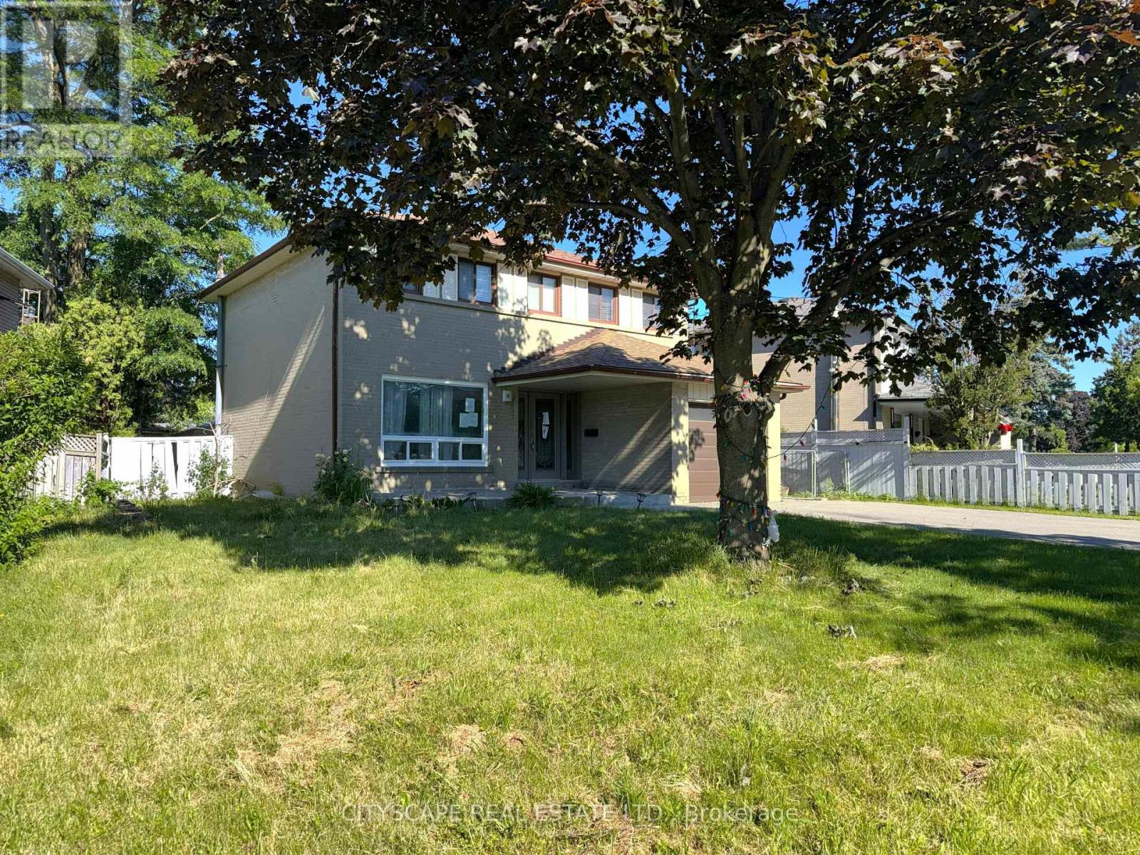 345 SILVERSTONE DRIVE - 4