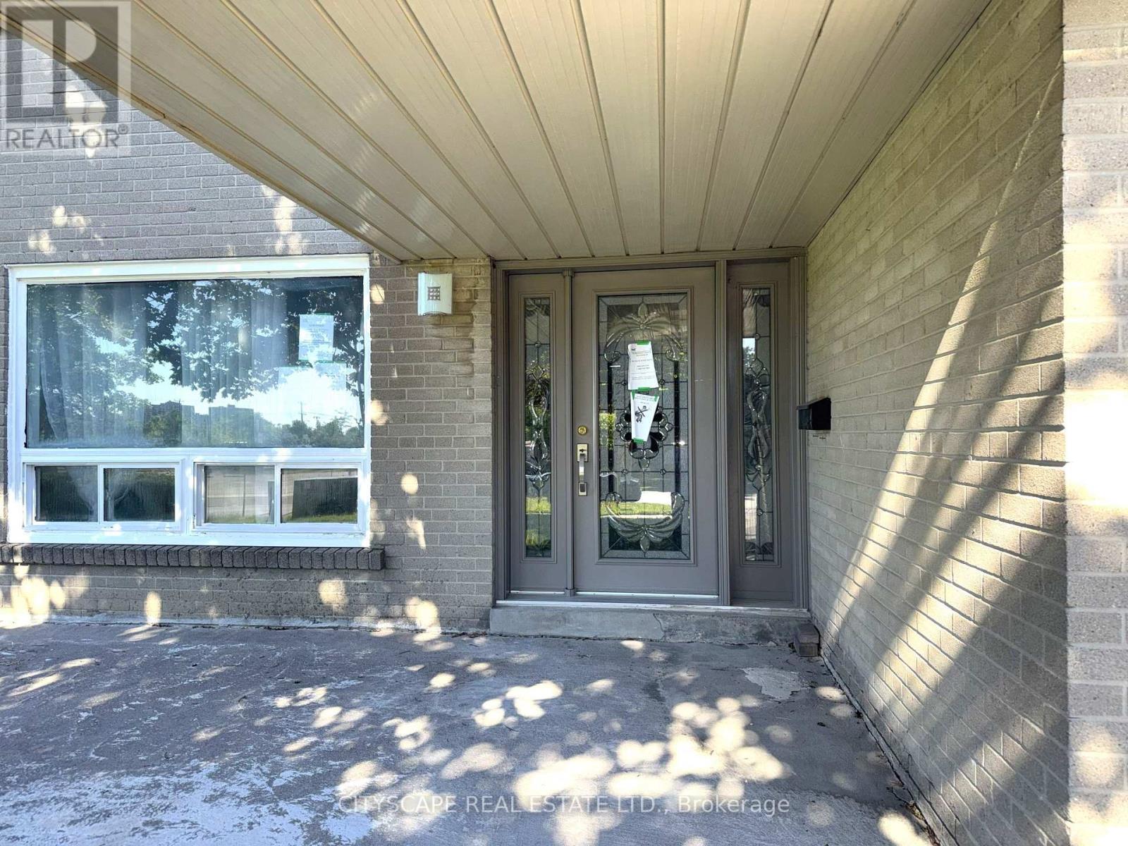 345 SILVERSTONE DRIVE - 6