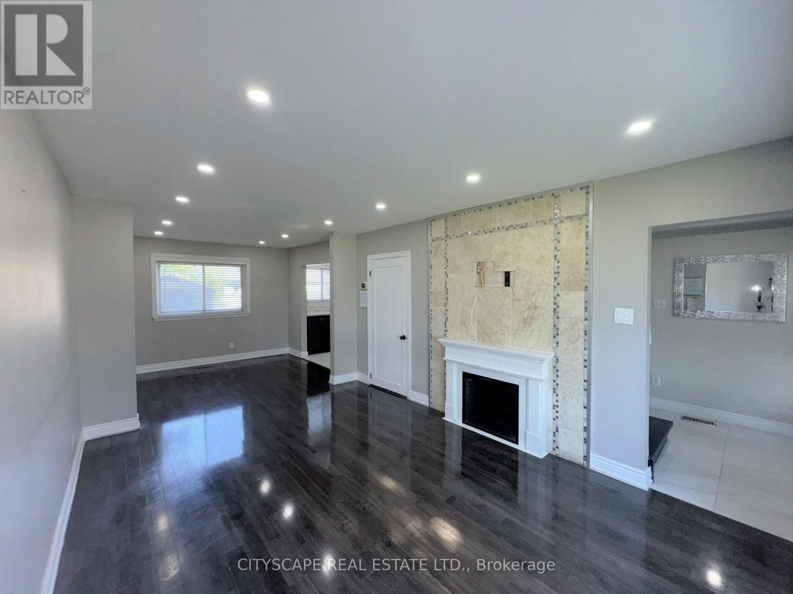 345 SILVERSTONE DRIVE - 9