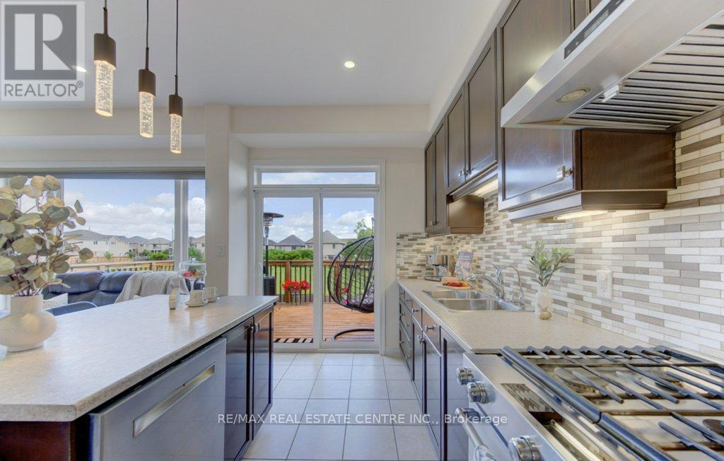42 GREENWATER STREET - 13
