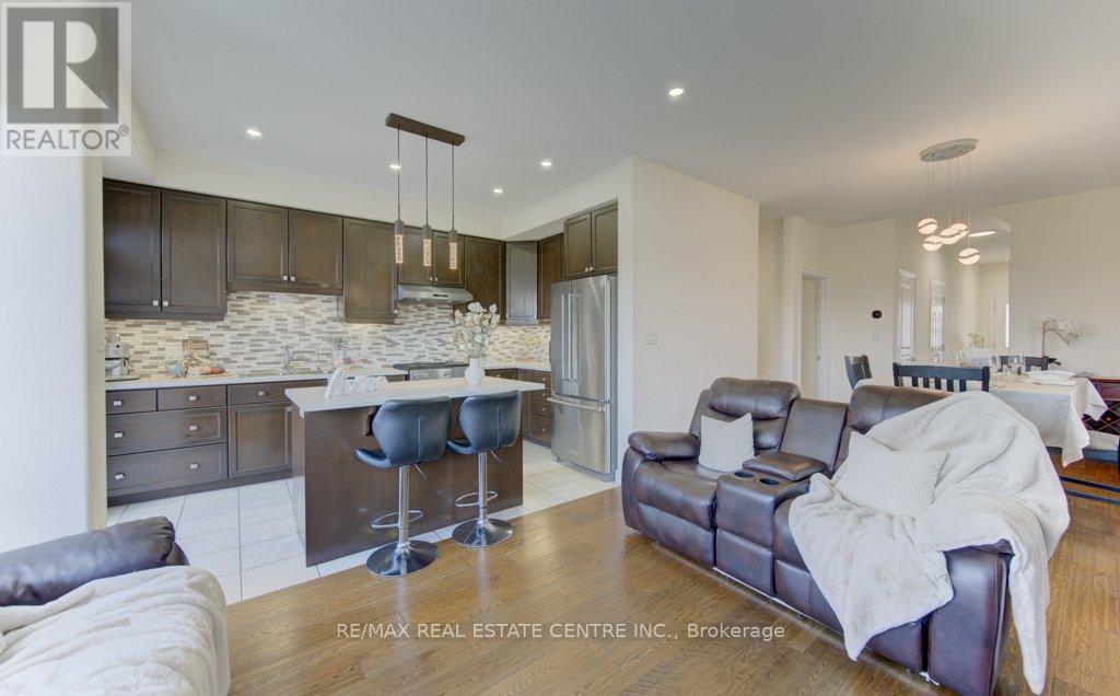 42 GREENWATER STREET - 14