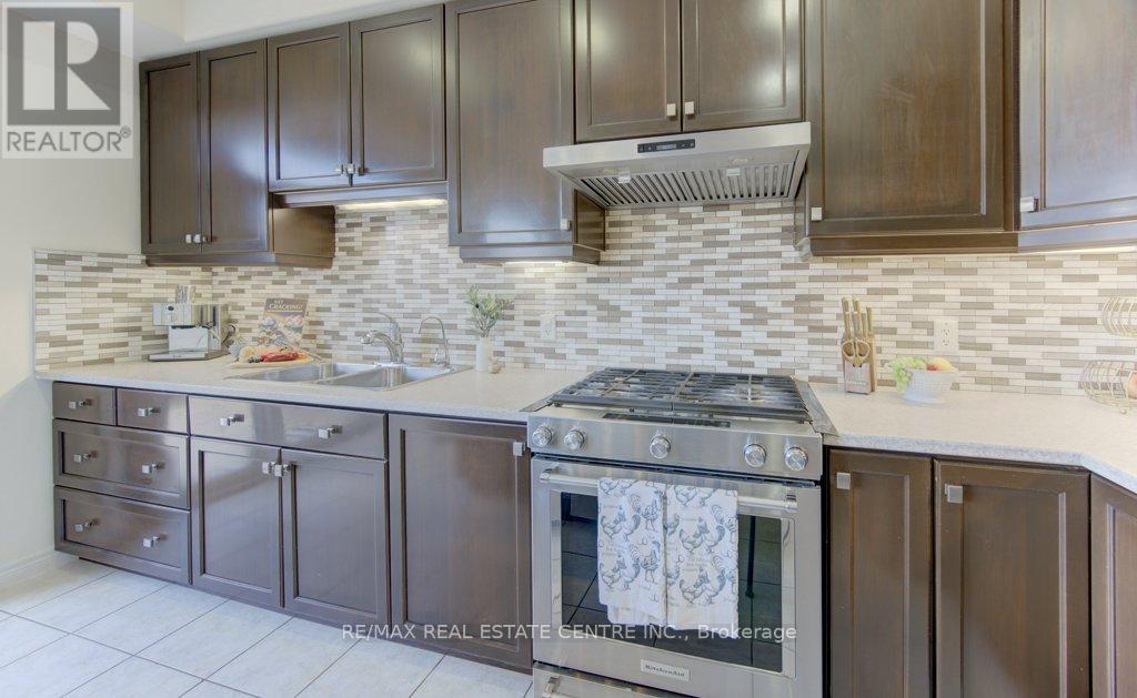 42 GREENWATER STREET - 16